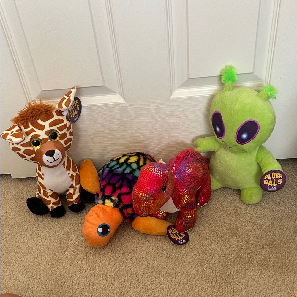 Stuffed Animal Set - Giraffe, Turtle, Dinosaur, Alien